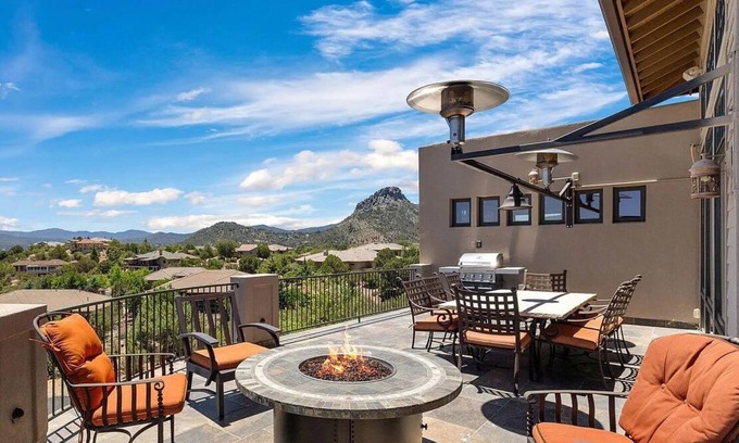 Forest Trails House | Luxury 4-Bedroom Retreat with Stunning Panoramic Views