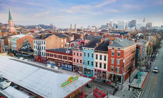 Over-the-Rhine House | Luxury 4-Bedroom Retreat in the Heart of Over the Rhine