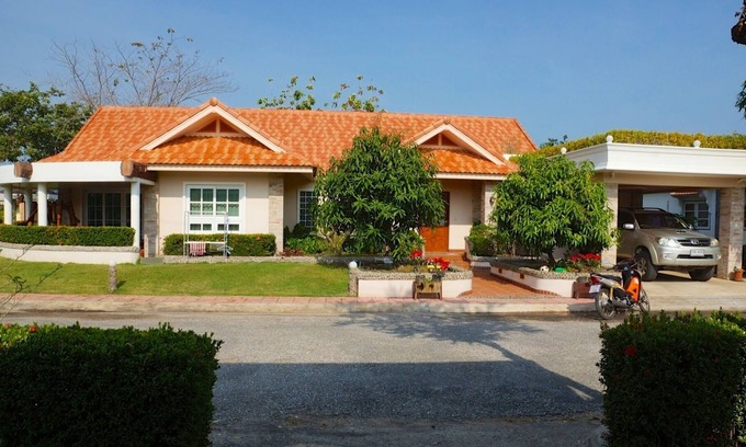 Kram Villa | Luxury 4 bedroom Villa with garden view