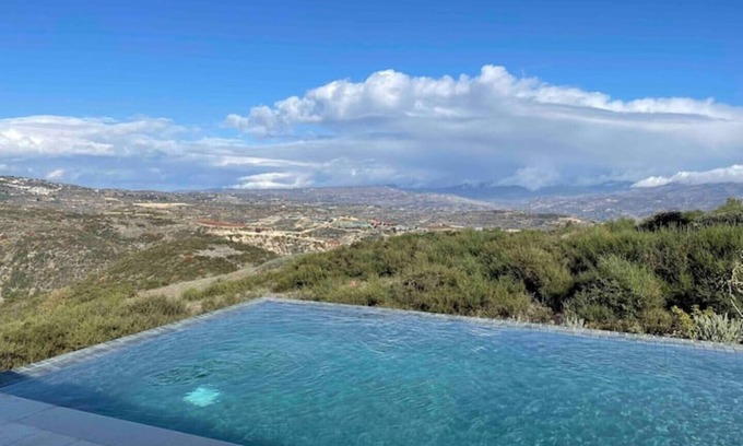 Tsada Villa | Luxury 4-bedroom villa with infinity pool