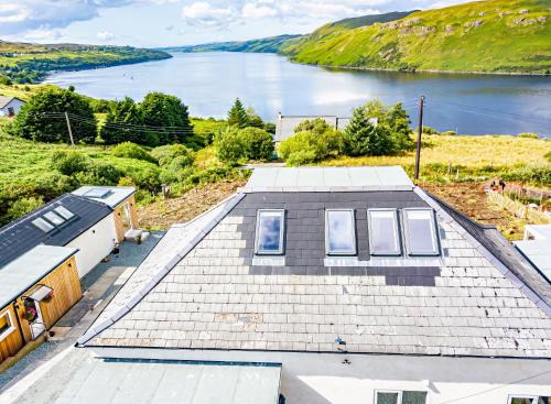 Isle of Skye House | Luxury 4 Bedrooms Seaview Cottage in Carbost 2