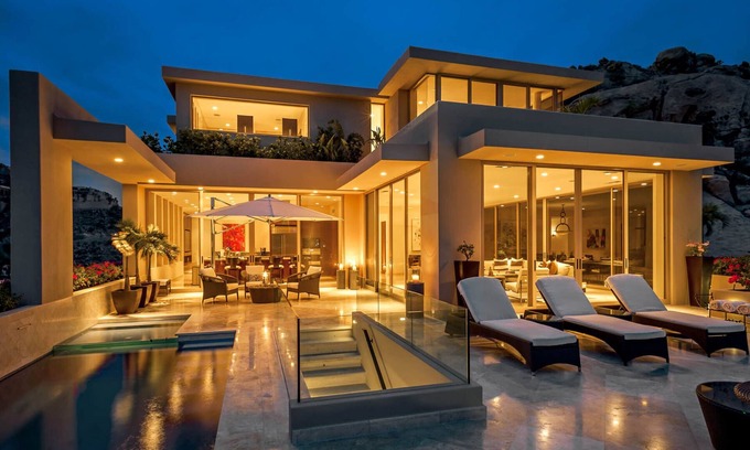 Pedregal Villa | Luxury 4 BR Villa Pacific West Includes Heated Pool, BBQ, Gourmet Kitchen + More
