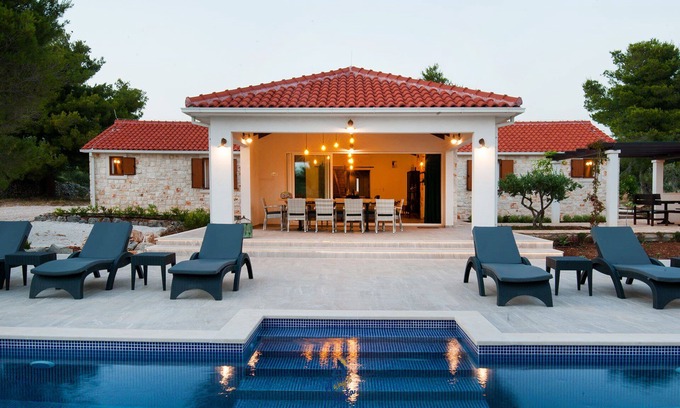 Milna (Brac) Villa | Luxury 4-BR Villa for 10 Heated Salt Water Pool