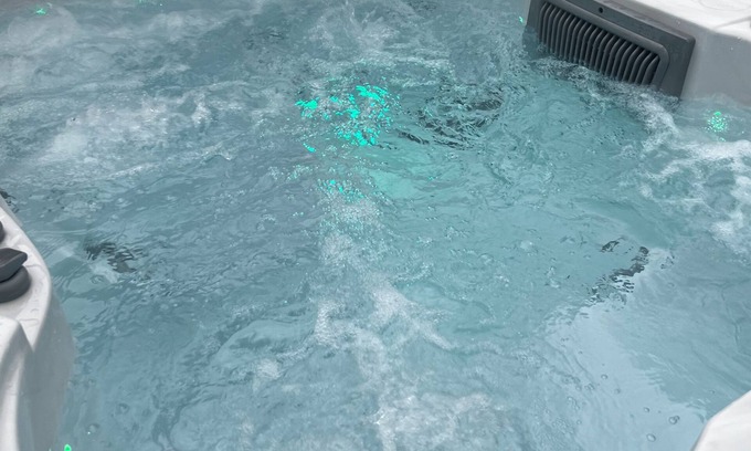 Crewe House | Luxury 4 Couples Hot Tub, New Wood-Burner, Spa Bathroom, Private Electric Gates