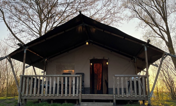 Hensbroek Cottage | Luxury 4-person safari tent on Landgoed de Leijen