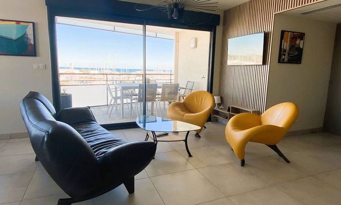 Le Port Apartment | Luxury 4-star apartment with air conditioning and parking in Canet-Plage