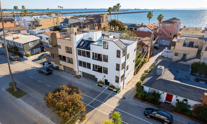 Harbor House | Luxury 4 Story home next to Alamitos Yacht Club. Steps to Beach and Bay.