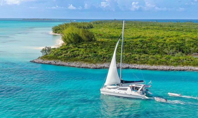 Great Harbour Cay Boat Rental | Luxury 47ft Sailing Catamaran Yacht in the Berry islands