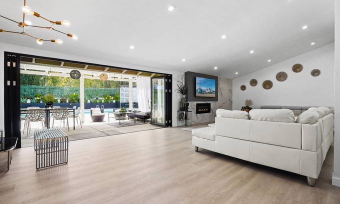 Thousand Oaks House | Luxury 4BDs w/Pool at Thousands Oaks