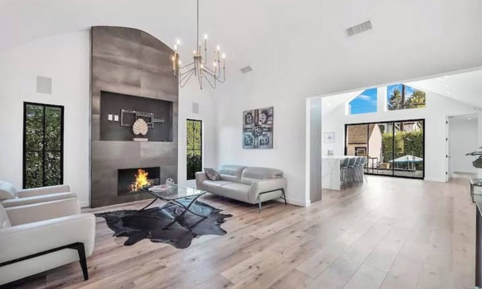 West Hollywood West House | Luxury 4BR Home w/Pool - 5 Min to Beverly Center