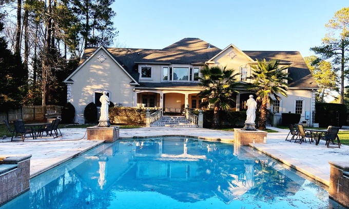 Martinez House | Luxury 4BR House. Only 5.4 miles from Augusta National Golf Club.