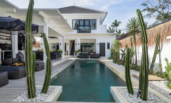 Cemagi Villa | Luxury 4BR Private Villa within walking distance to the Beach