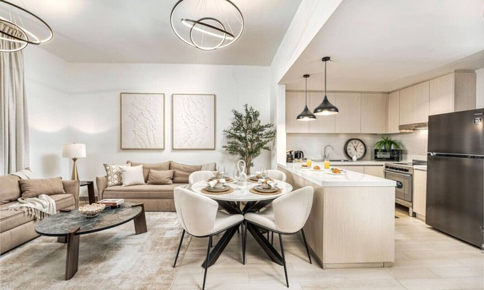 Abu Dhabi Apartment | Luxury 4BR, Yas Island by Ferrari World & Yas Mall