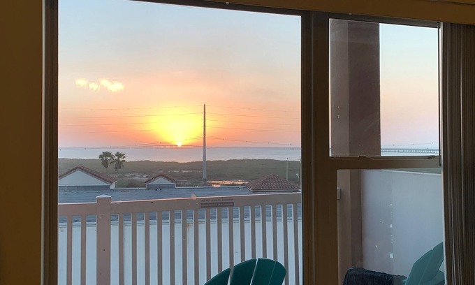 South Padre Island Condo | Luxury 4th Floor Condo, Stunning Bay & Bridge View