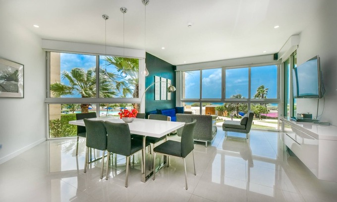 Noord Condo | Luxury 5* 3 bdr Oceanfront condo between both Eagle & Palm Beach!