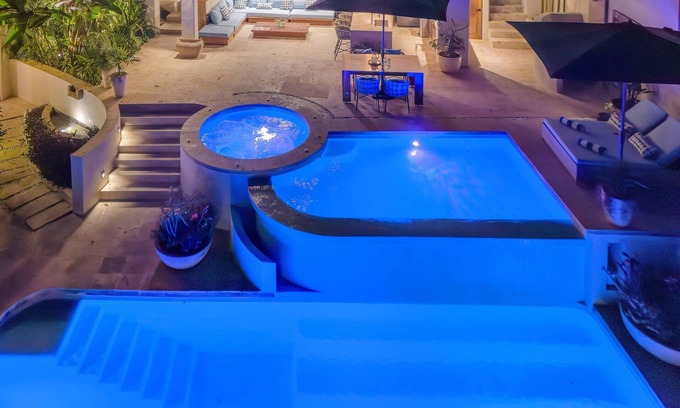 Conchas Chinas House | Luxury 5-7BR Villa, Full Staff, Saltwater Pool!