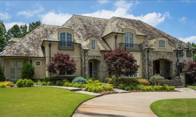 South Tulsa House | Luxury 5 Bed 7 Bath Home in Gated Community