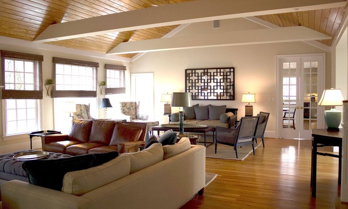 Charlottesville House | Luxury 5-Bed Charlottesville Home Close to Farmington Country Club