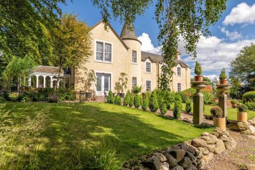 Kirriemuir House | Luxury 5-Bed Country Retreat in the Angus Glens