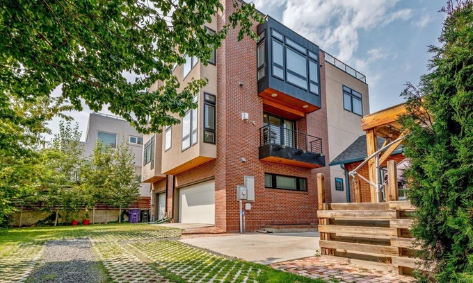 Highland House | Luxury 5-Bedroom Home in LoHi, Amazing rooftop deck. 3,000 sqft