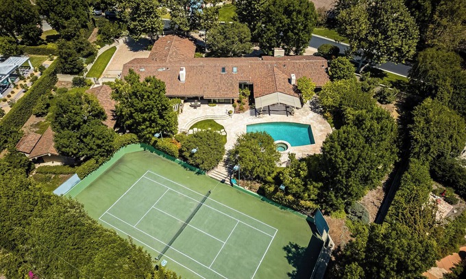 North Tustin House | Luxury 5-bedroom OC estate with US Open surface tennis court near Disneyland