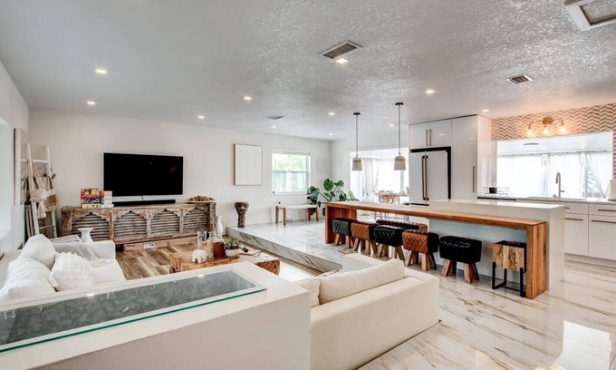 Hampton Homes House | Luxury 5 bedroom waterfront with dock