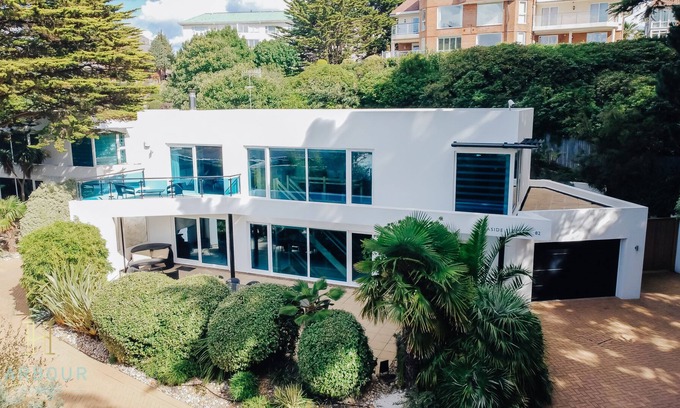 Sandbanks Villa | Luxury 5 bedroom Villa with Balcony and Sea Views