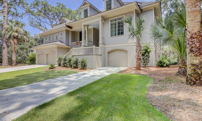 Sea Pines House | Luxury 5 BR Sea Pines Home 4th Row Private Pool Hot Tub Beach & Bike Gear
