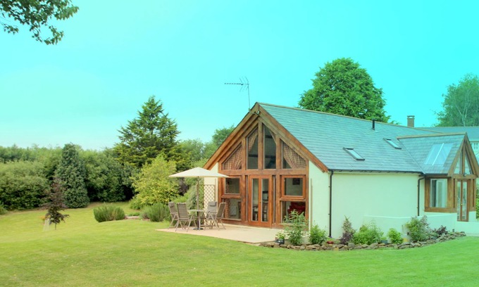 Crediton Cottage | Luxury 5* cottage and plenty of fun for all.