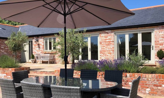 Dorchester House | Luxury 5* Gold Award 4 Bed/Bath ensuite self catering accommodation in Dorset.
