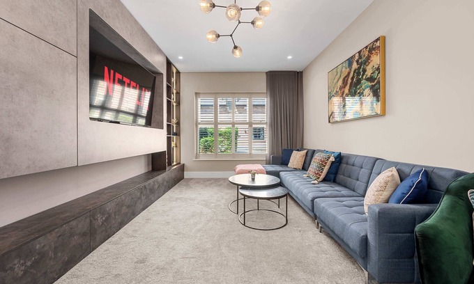 Didsbury House | Luxury 5 Star Didsbury Home by City SuperHost