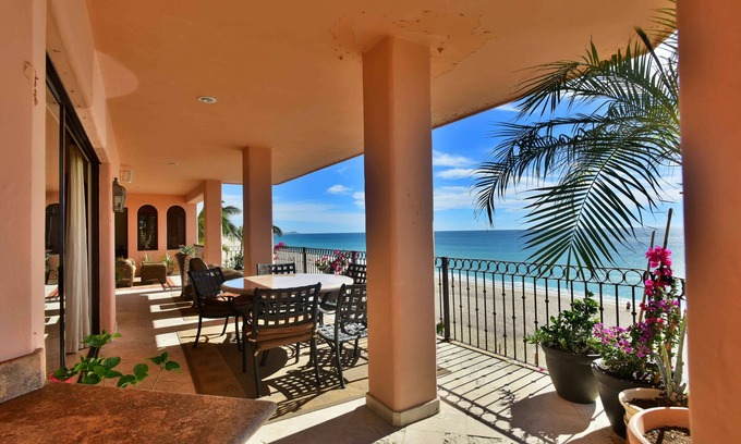 San Jose del Cabo Condo | Luxury 5 Star Oceanfront El Zalate - 3400 sft 3BR