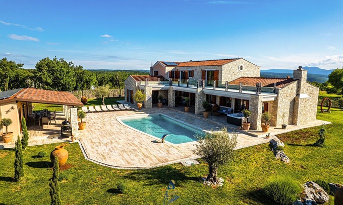 Hrboki Villa | Luxury 5 star villa with heated saltwater pool for up to 12 guests