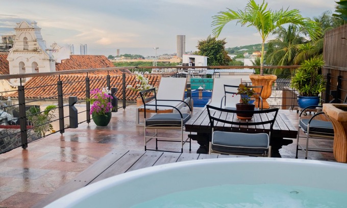Cartagena Walled City Villa | Luxury 5BR House W Jacuzzi & Pool