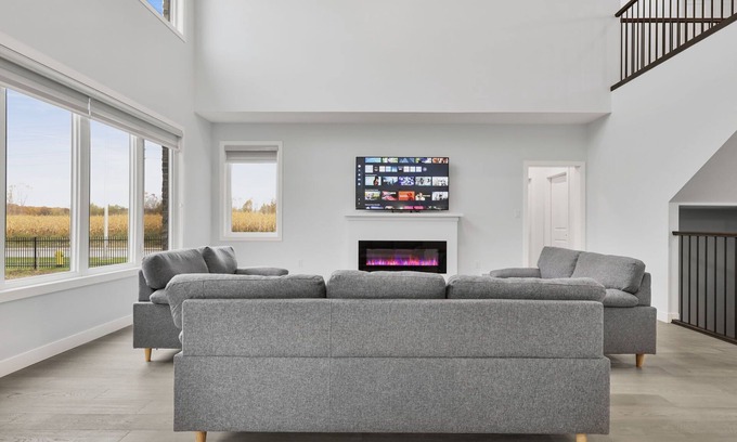 Lambeth House | Luxury 5BR London Escape: Perfect for Families & Groups!
