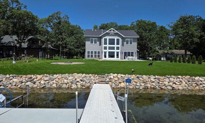 Otter Tail County House | Luxury 5BR on Rush Lake!