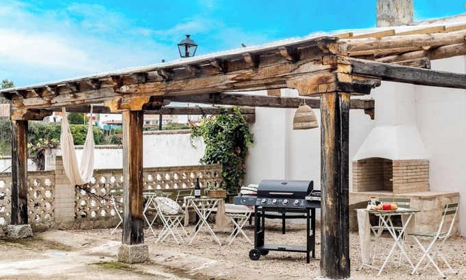 Carabana Villa | Luxury 5BR Villa - Pool, WineCellar, Gardens & BBQ