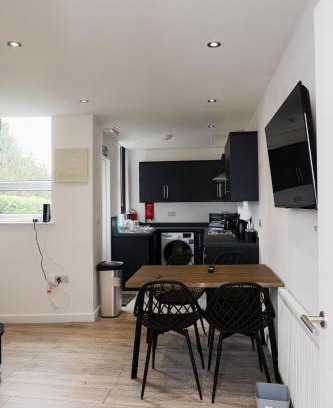 Sheffield House | Luxury 6 bed Home in Sheffield