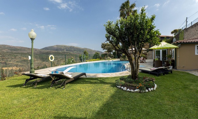 Cabracao Cottage | Luxury 6 bedrooms villa