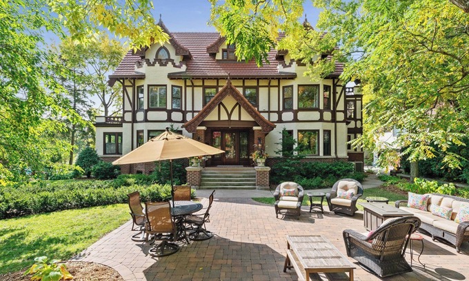 Calhoun Isles House | Luxury 6600 sq.ft Stunning Home/Sleeps 10+