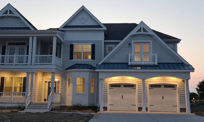 Long Neck House | Luxury 6BR, 6.5 Baths, 5000 sqft @ The Peninsula, Linen & EV charger provided