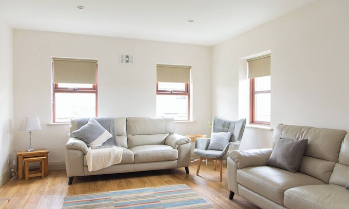 Lahinch House | Luxury 7 Bed Golf Home within walking distance of town, beach and golf course