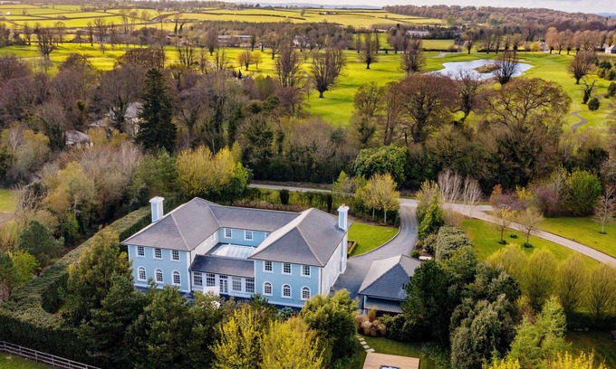 Thomastown Villa | Luxury 7-Bed Villa w/Gym, Outdoor Sauna, WiFi & Nicklaus Golf at Mount Juliet