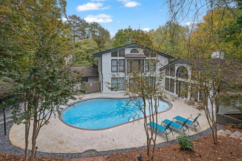 Buckhead House | Luxury 7br Buckhead Oasis Wpool,gameroom&firepit