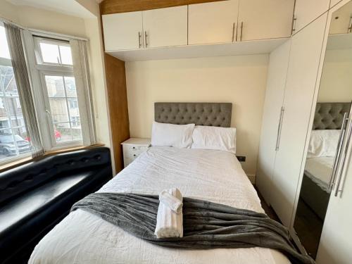 Luton Apartment | Luxury 8 Bed Home Near Luton Airport