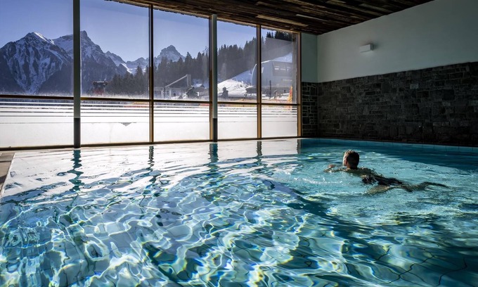 Buerserberg Apartment | Luxury 8-person apartment in the holiday park Landal Brandnertal