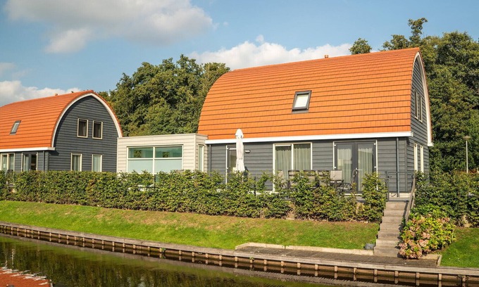 Midlaren Cottage | Luxury 8-person bungalow