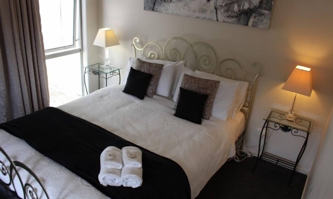 Coromandel Apartment | Luxury accommodation in central Coro Township