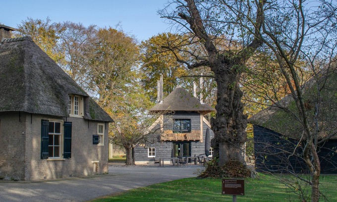 Verspreide huizen Ulvenhout House | Luxury accommodation at the edge of the forest