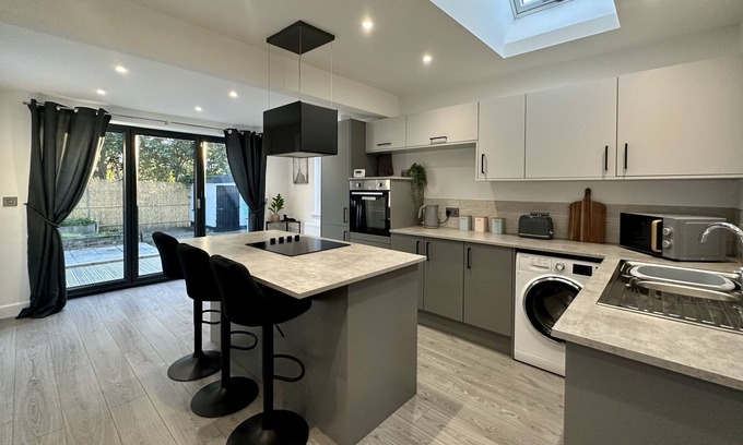 Mansfield House | Luxury Accommodation in Mansfield